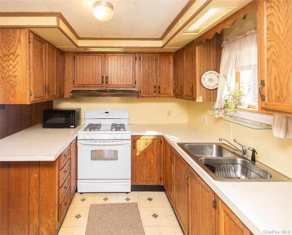 74 Hidden Brook Drive, Hyde Park, NY 12538