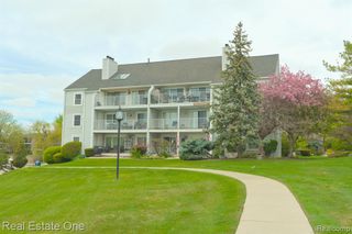 3553 Port Cove Drive 43, Waterford, MI 48328