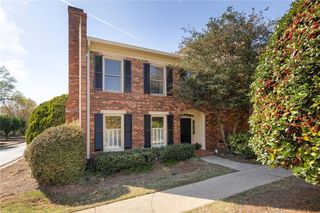 20 Stratford Hall Place NE, Atlanta, GA 30342