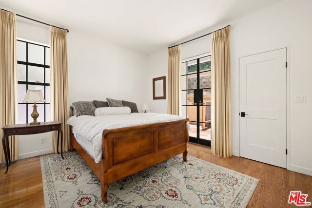 333 Dalehurst Avenue, Los Angeles, CA 90024