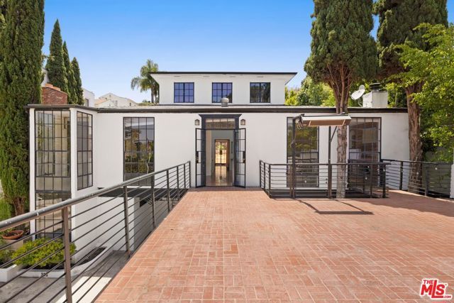 333 Dalehurst Avenue, Los Angeles, CA 90024