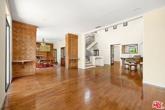 333 Dalehurst Avenue, Los Angeles, CA 90024