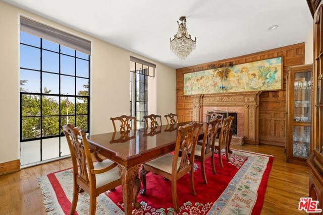 333 Dalehurst Avenue, Los Angeles, CA 90024