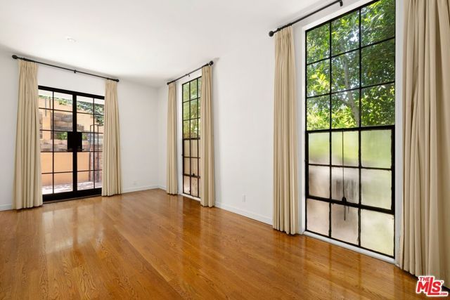 333 Dalehurst Avenue, Los Angeles, CA 90024