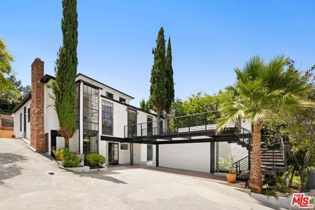 333 Dalehurst Avenue, Los Angeles, CA 90024