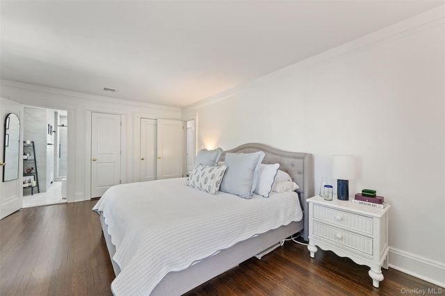 301 Bronxville Road, Bronxville, NY 10708