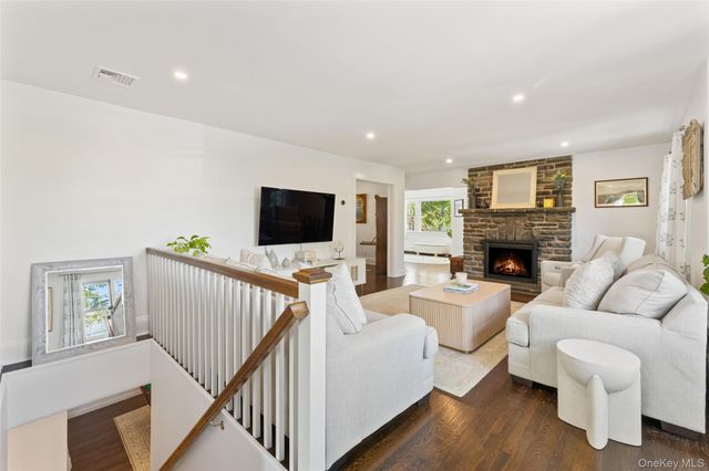 301 Bronxville Road, Bronxville, NY 10708