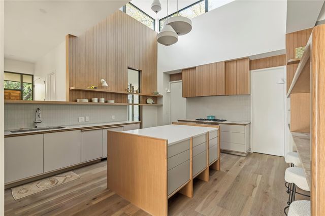 1705 Cliffside DR, Austin, TX 78704