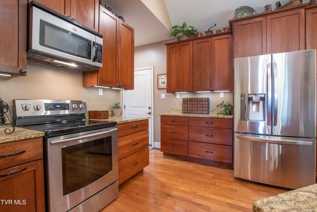 16301 Highlands Log Drive, Abingdon, VA 24210