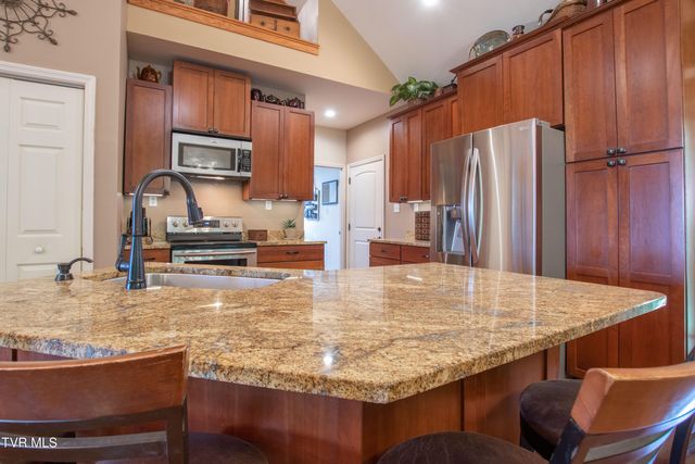 16301 Highlands Log Drive, Abingdon, VA 24210