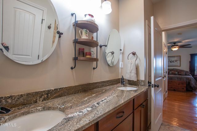 16301 Highlands Log Drive, Abingdon, VA 24210