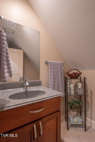 16301 Highlands Log Drive, Abingdon, VA 24210