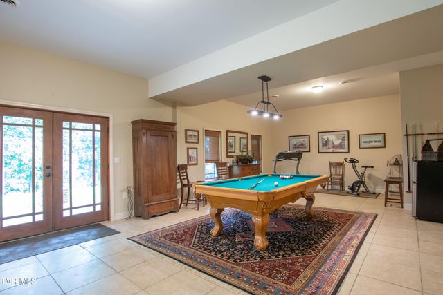 16301 Highlands Log Drive, Abingdon, VA 24210