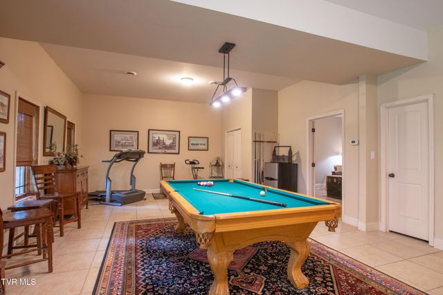 16301 Highlands Log Drive, Abingdon, VA 24210