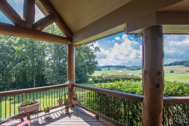 16301 Highlands Log Drive, Abingdon, VA 24210