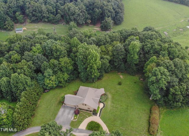 16301 Highlands Log Drive, Abingdon, VA 24210