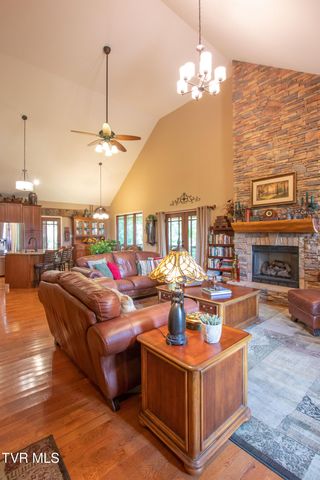 16301 Highlands Log Drive, Abingdon, VA 24210