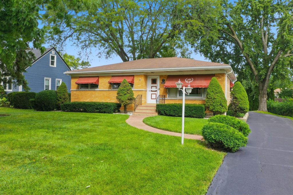 422 W Larkdale Lane, Mount Prospect, IL 60056 — exterior