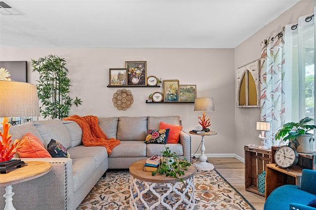 701 Highland Drive SW, Vero Beach, FL 32962