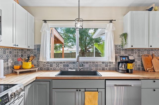 701 Highland Drive SW, Vero Beach, FL 32962