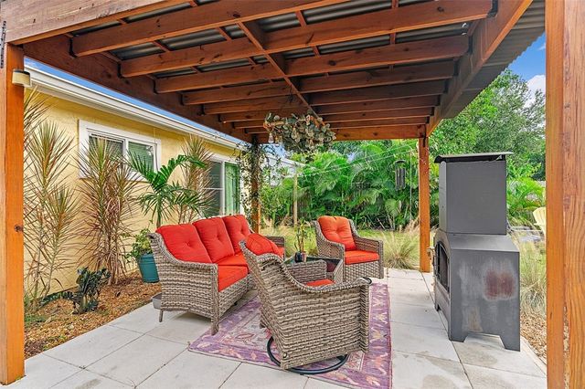 701 Highland Drive SW, Vero Beach, FL 32962