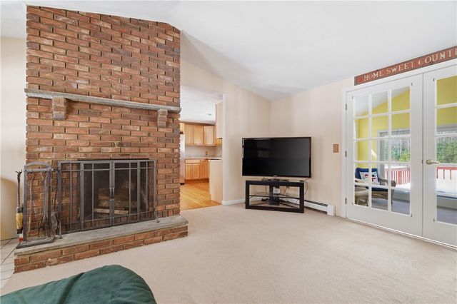 37 Anan Wade Road, Glocester, RI 02857