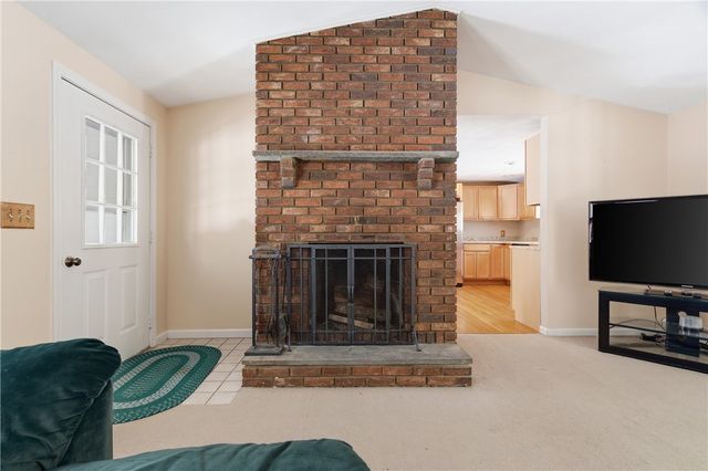 37 Anan Wade Road, Glocester, RI 02857