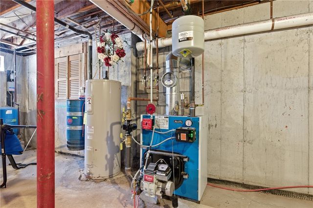 37 Anan Wade Road, Glocester, RI 02857