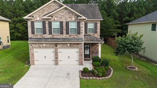 6648 Oak Hill Pass, Fairburn, GA 30213