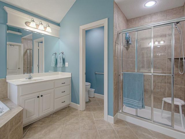 21431 W 112th Terrace, Olathe, KS 66061