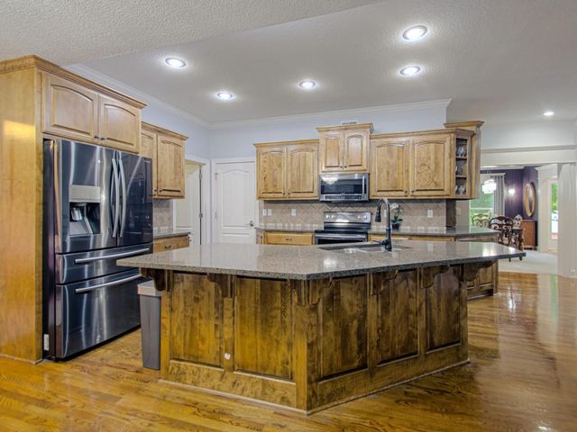 21431 W 112th Terrace, Olathe, KS 66061