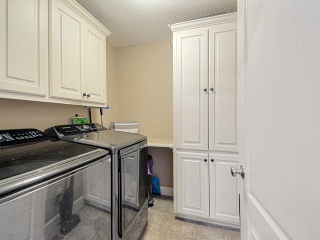21431 W 112th Terrace, Olathe, KS 66061