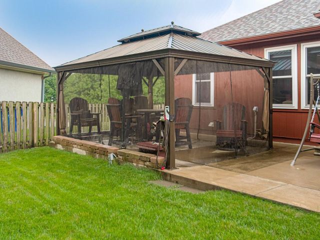 21431 W 112th Terrace, Olathe, KS 66061