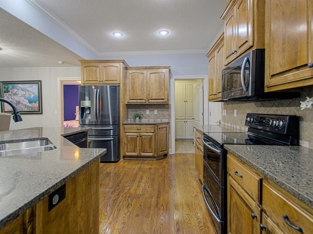 21431 W 112th Terrace, Olathe, KS 66061
