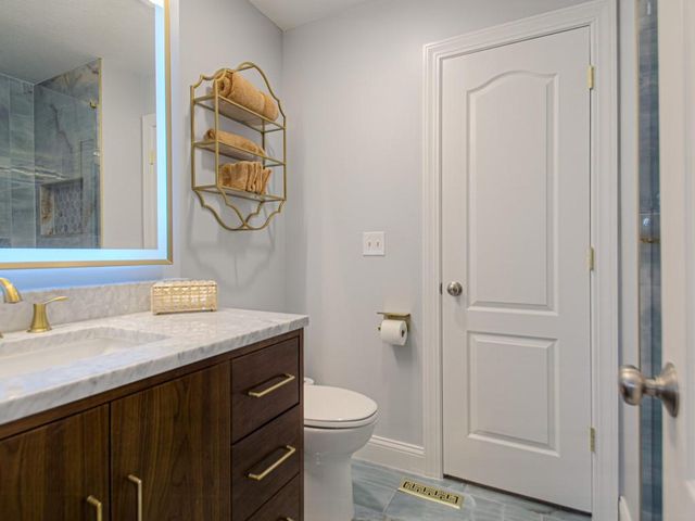 21431 W 112th Terrace, Olathe, KS 66061