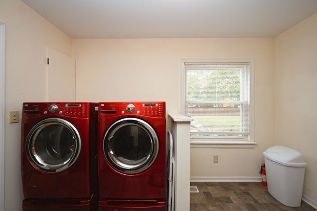 212 Nokes Dr, Hendersonville, TN 37075