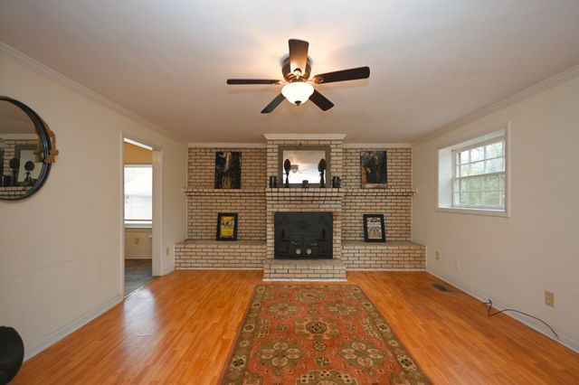 212 Nokes Dr, Hendersonville, TN 37075