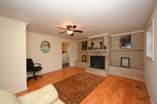 212 Nokes Dr, Hendersonville, TN 37075