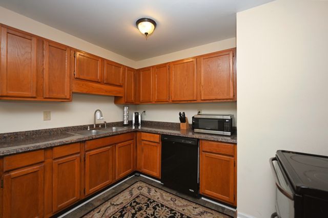 212 Nokes Dr, Hendersonville, TN 37075