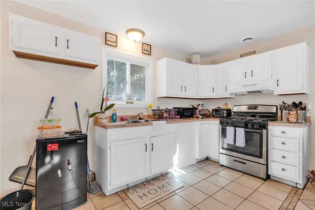 7511 Jeffries Avenue, Garfield Heights, OH 44105