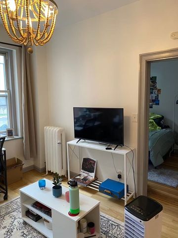 65 Burbank St 5, Boston, MA 02115