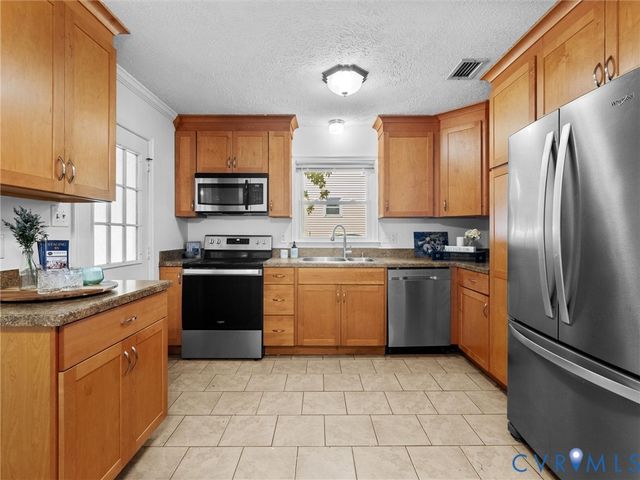 7307 Velvet Antler Dr, Midlothian, VA 23112