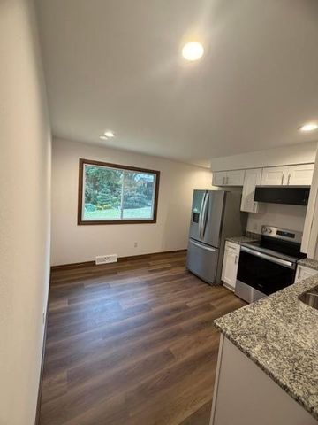 5802 Sauk Lane, Mcfarland, WI 53558