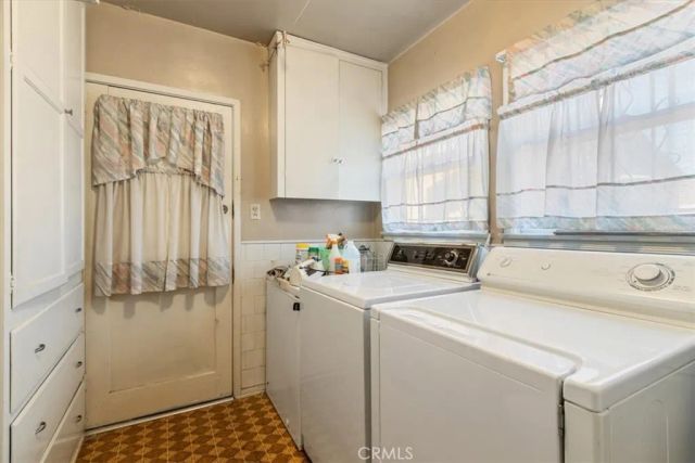 2007 W 94th Street, Los Angeles, CA 90047