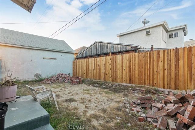 2007 W 94th Street, Los Angeles, CA 90047