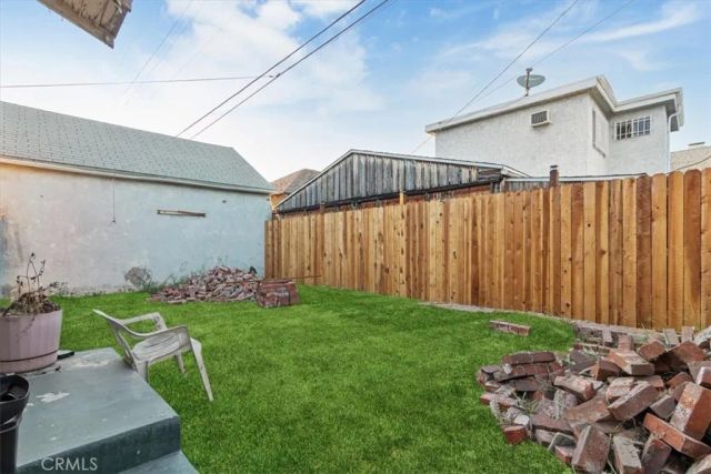 2007 W 94th Street, Los Angeles, CA 90047