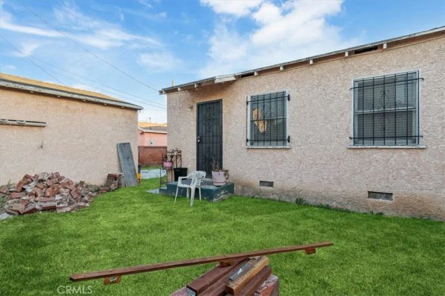 2007 W 94th Street, Los Angeles, CA 90047