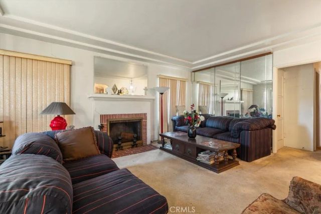 2007 W 94th Street, Los Angeles, CA 90047