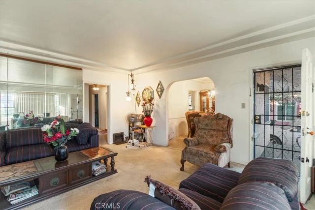 2007 W 94th Street, Los Angeles, CA 90047