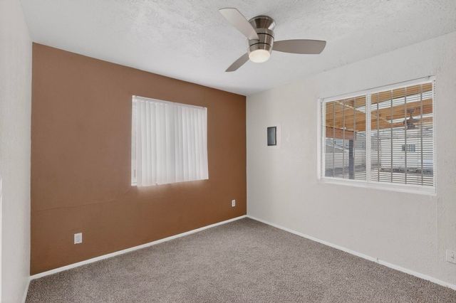 133 63rd Street NW, Albuquerque, NM 87105